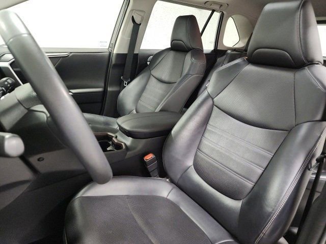 Used 2020 Toyota RAV4 Limited image 24