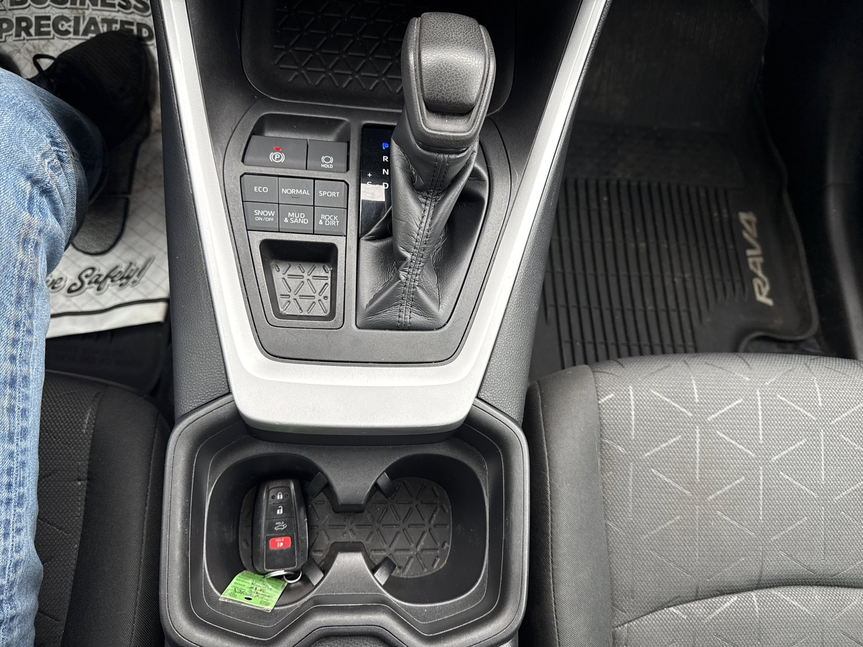 Used 2020 Toyota RAV4 XLE w/ Convenience Package image 23