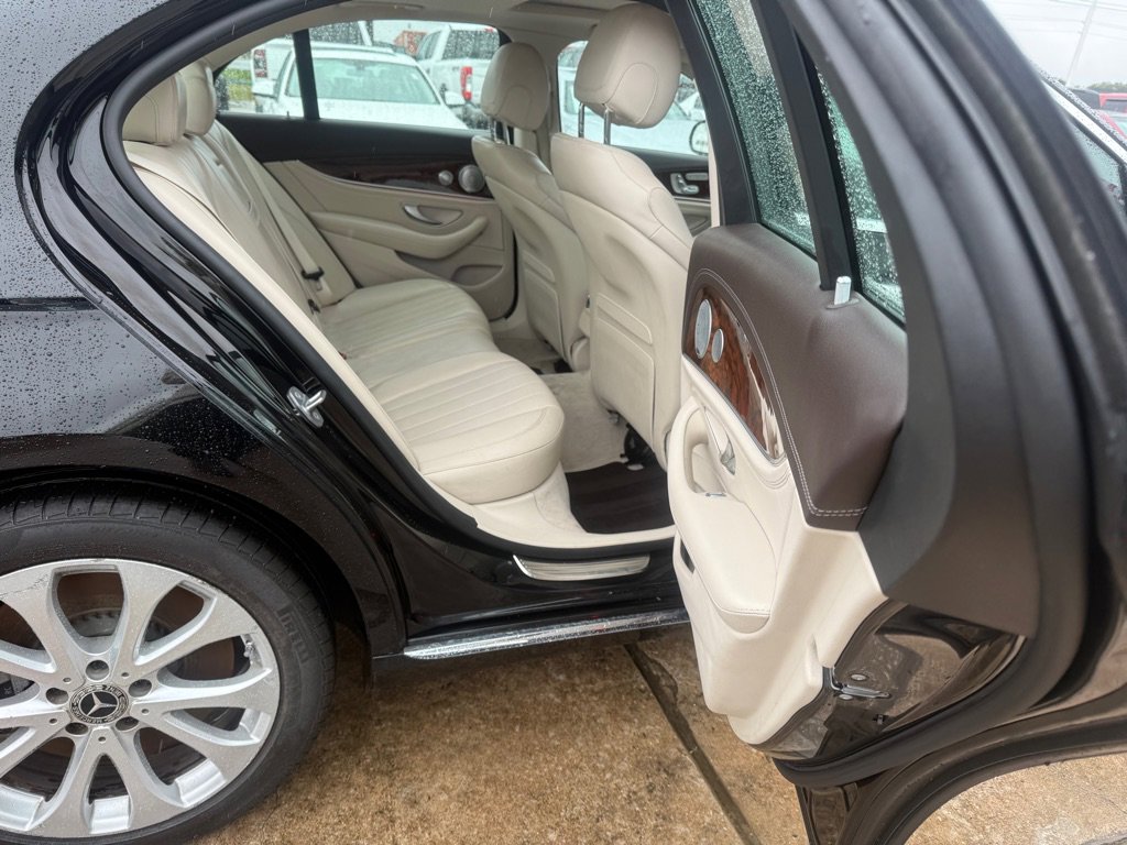 Used 2018 Mercedes-Benz E 400 4MATIC Sedan image 7