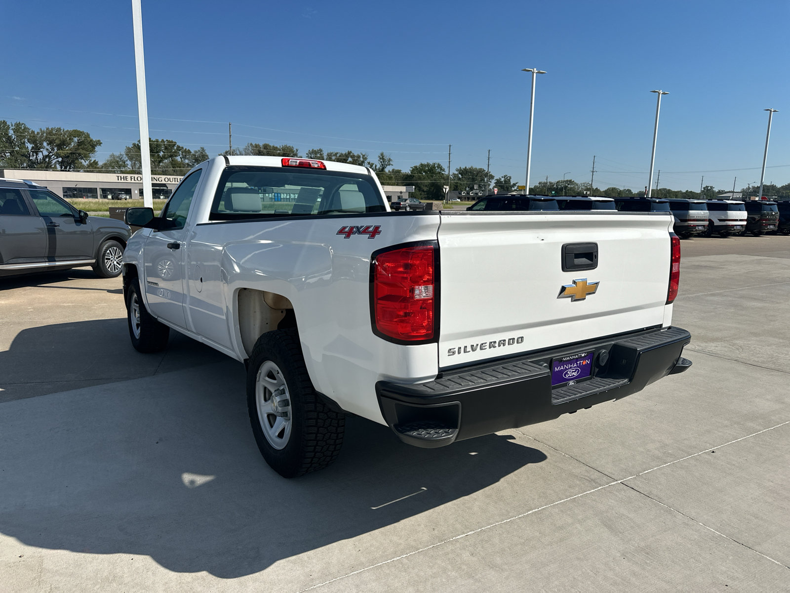 Used 2015 Chevrolet Silverado 1500 W/T w/ WT Fleet Convenience Package AWD/4WD image 11