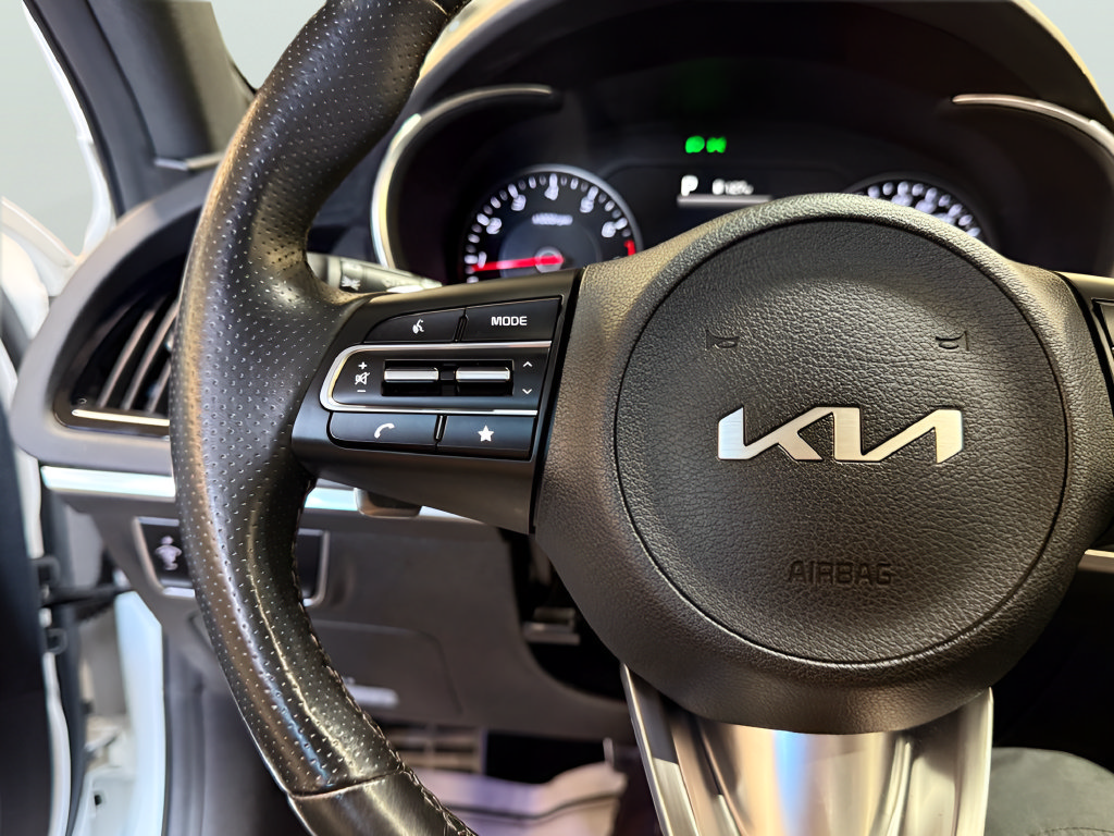 Used 2022 Kia Stinger GT-Line RWD image 40