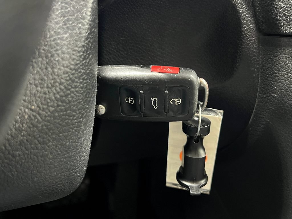 Used 2013 Volkswagen Golf 4-Door FWD image 19