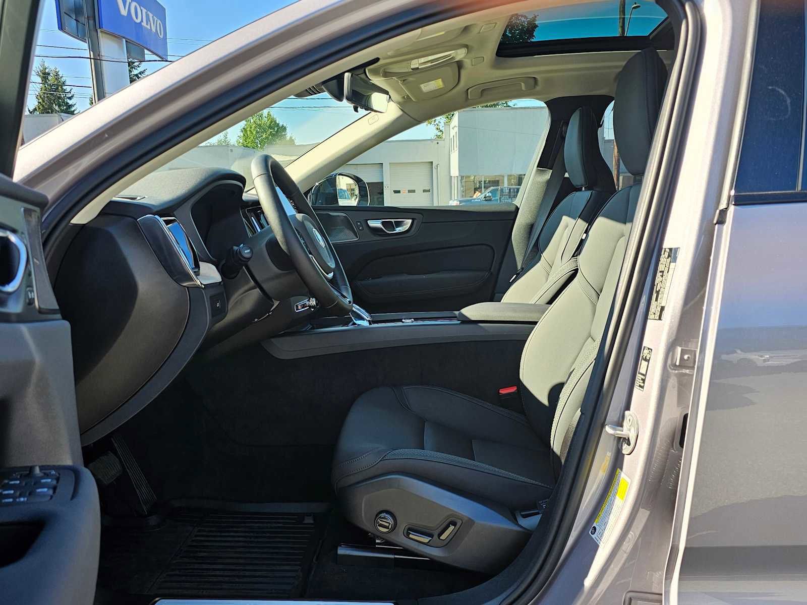 New 2026 Volvo XC60 B5 Plus w/ Protection Package Premier image 19