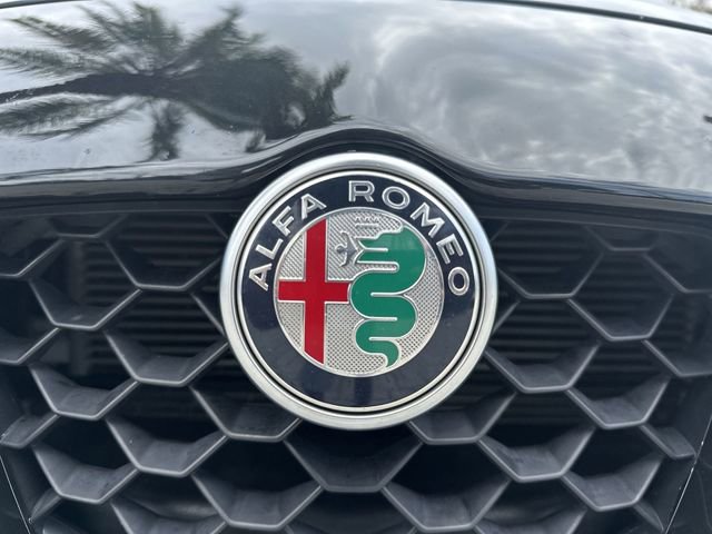 Used 2022 Alfa Romeo Giulia Veloce RWD image 10