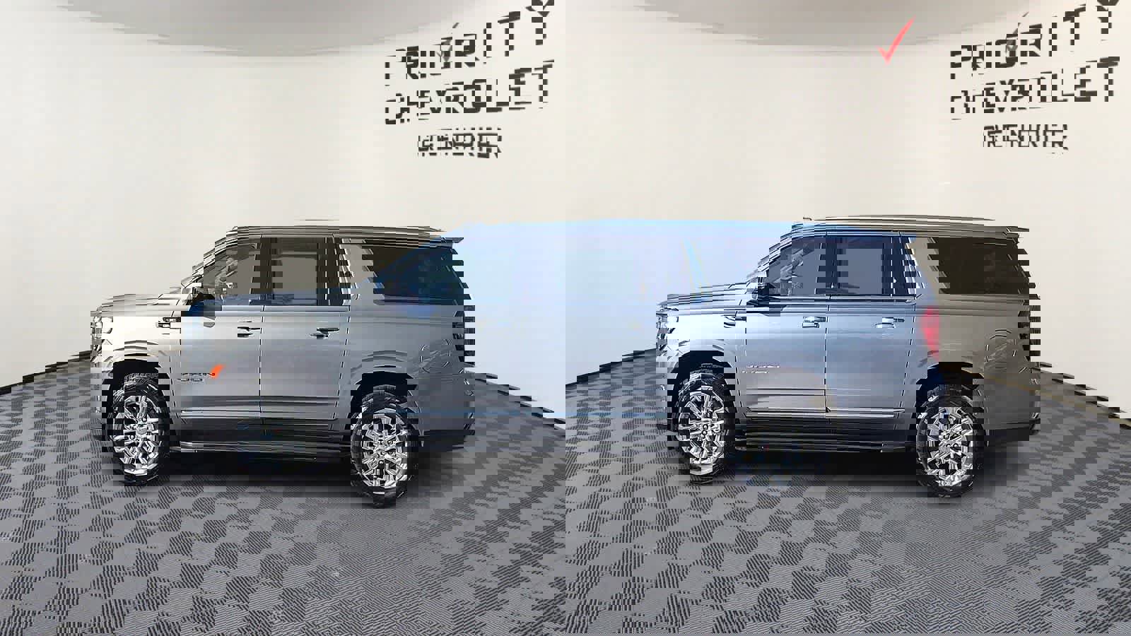 Used 2022 GMC Yukon XL SLT w/ SLT Luxury Package image 5