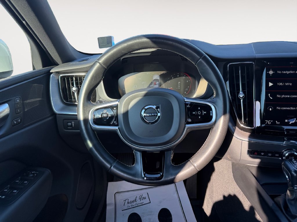 Used 2020 Volvo XC60 T6 Momentum AWD/4WD image 12