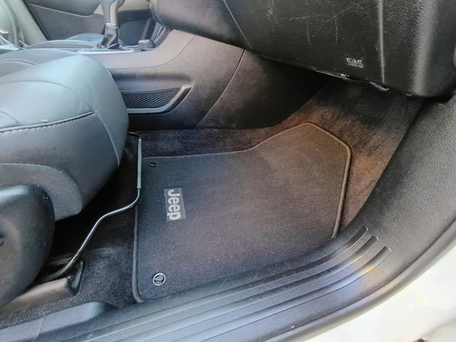 Used 2018 Jeep Cherokee Limited image 43