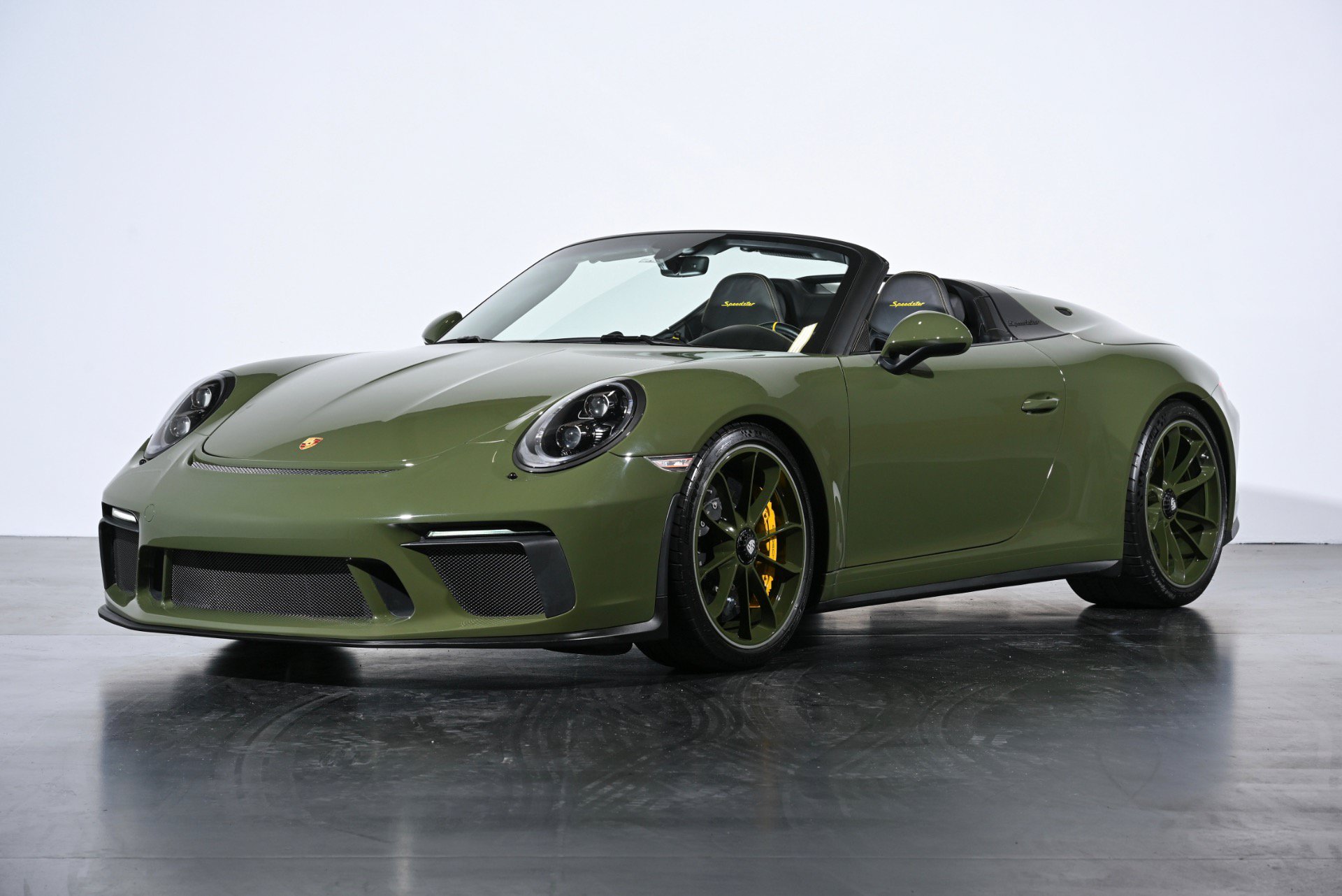 Used 2019 Porsche 911 Speedster RWD image 2