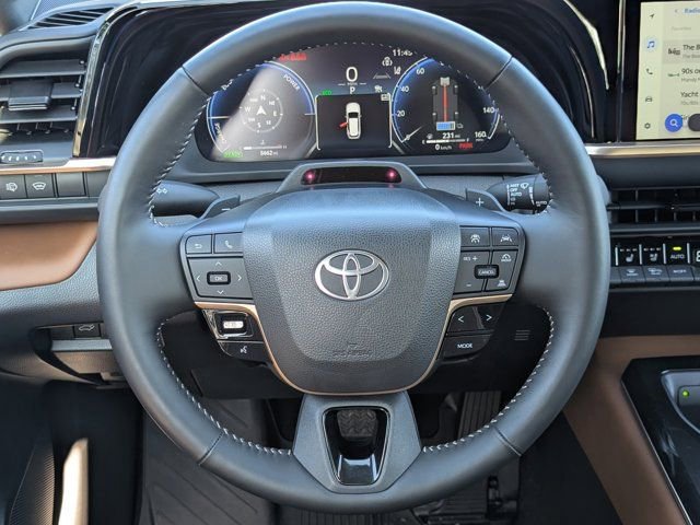Used 2025 Toyota Crown Signia AWD/4WD image 20