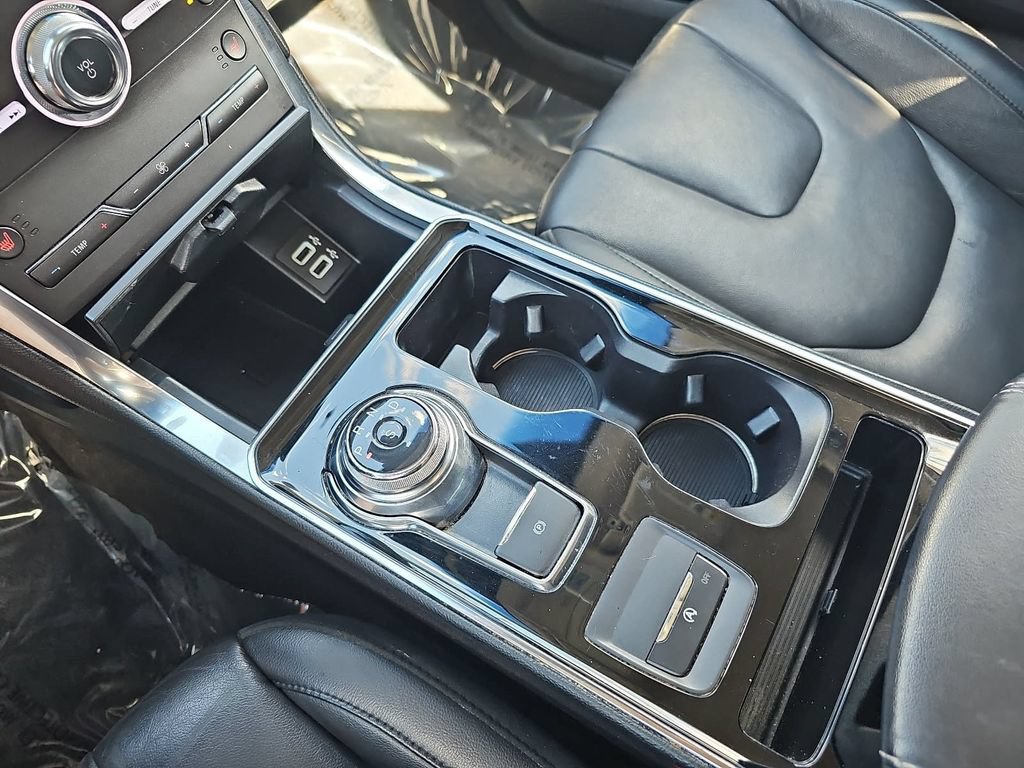 Used 2019 Ford Edge Titanium AWD/4WD image 24