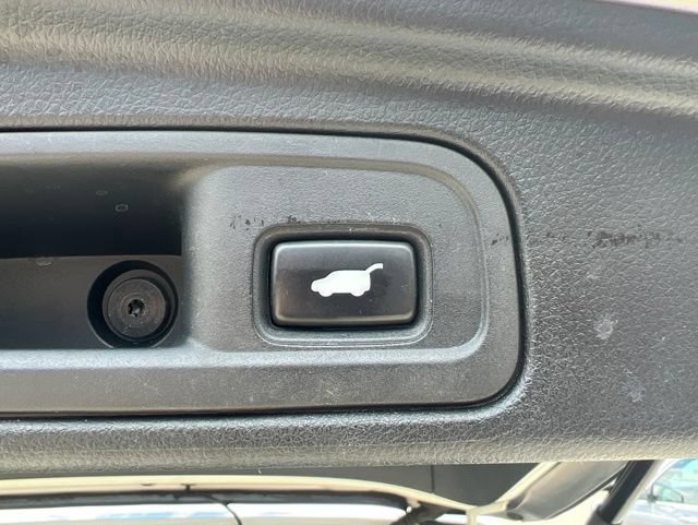 Used 2016 Honda Pilot Touring image 11