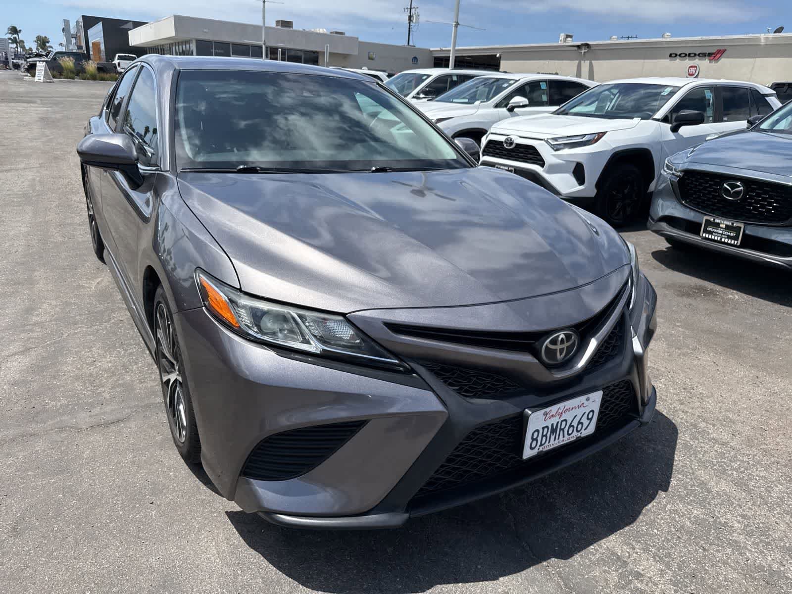 Used 2018 Toyota Camry SE FWD image 6