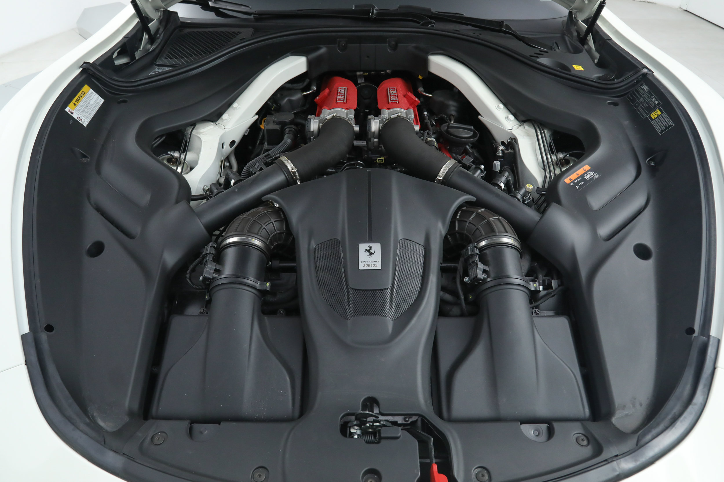 Certified 2024 Ferrari Roma Spider RWD image 36