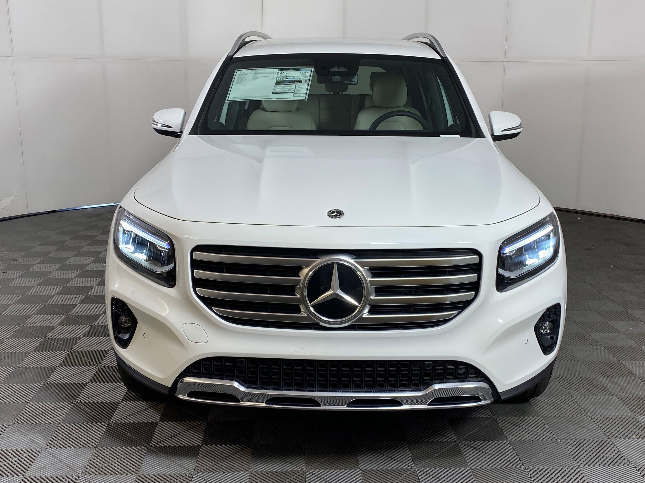 New 2025 Mercedes-Benz GLB 250 4MATIC image 5