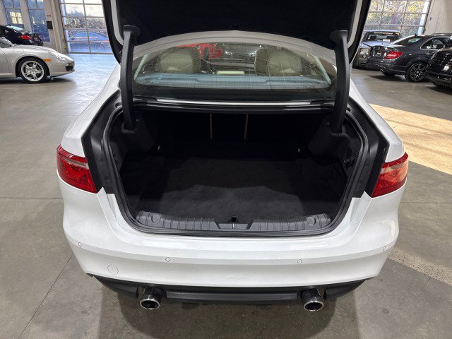 Used 2017 Jaguar XF Prestige RWD image 17