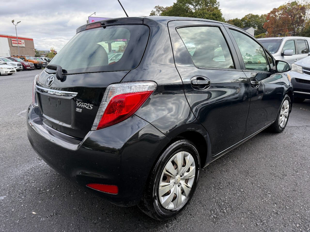 Used 2012 Toyota Yaris LE image 5