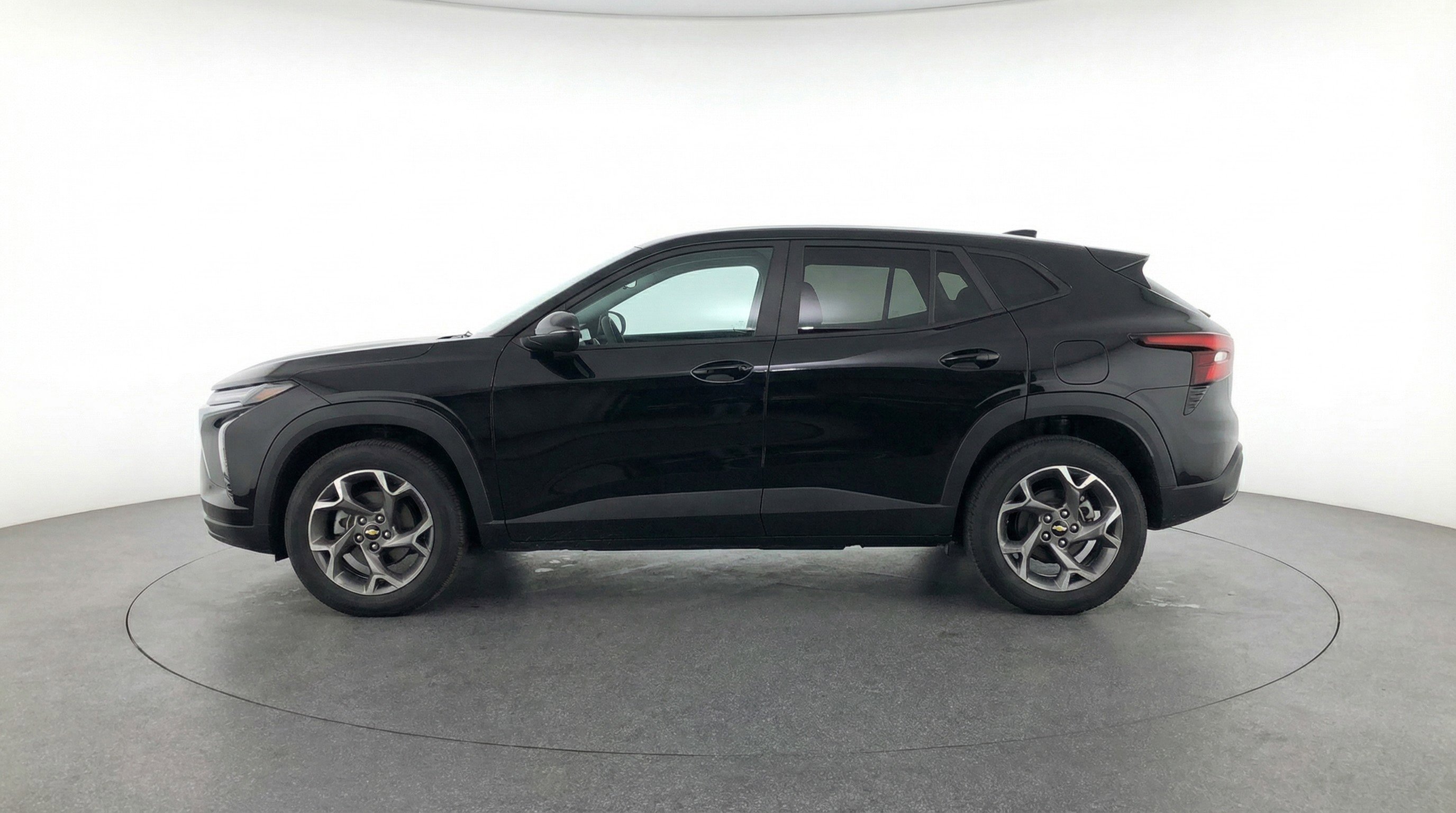 Used 2025 Chevrolet Trax LT w/ LT Convenience Package image 5
