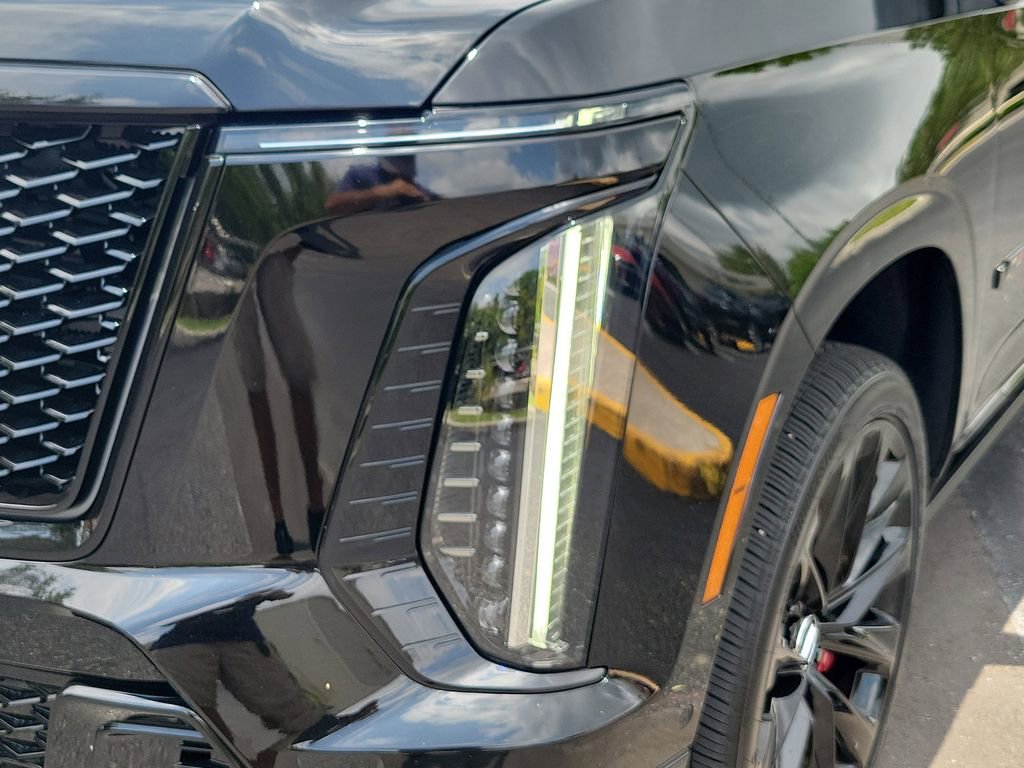 Certified 2026 Cadillac Escalade ESV V w/ LPO, ONYX Package AWD/4WD image 10