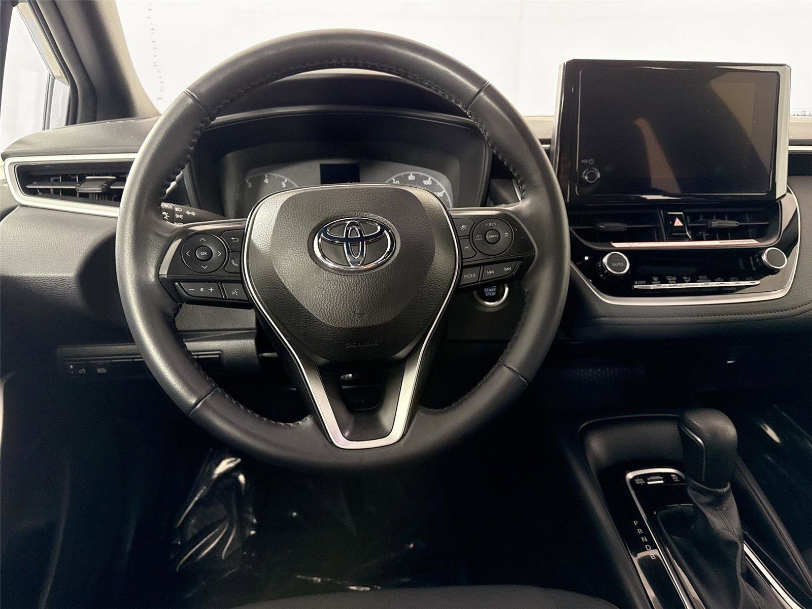 Certified 2025 Toyota Corolla SE image 31
