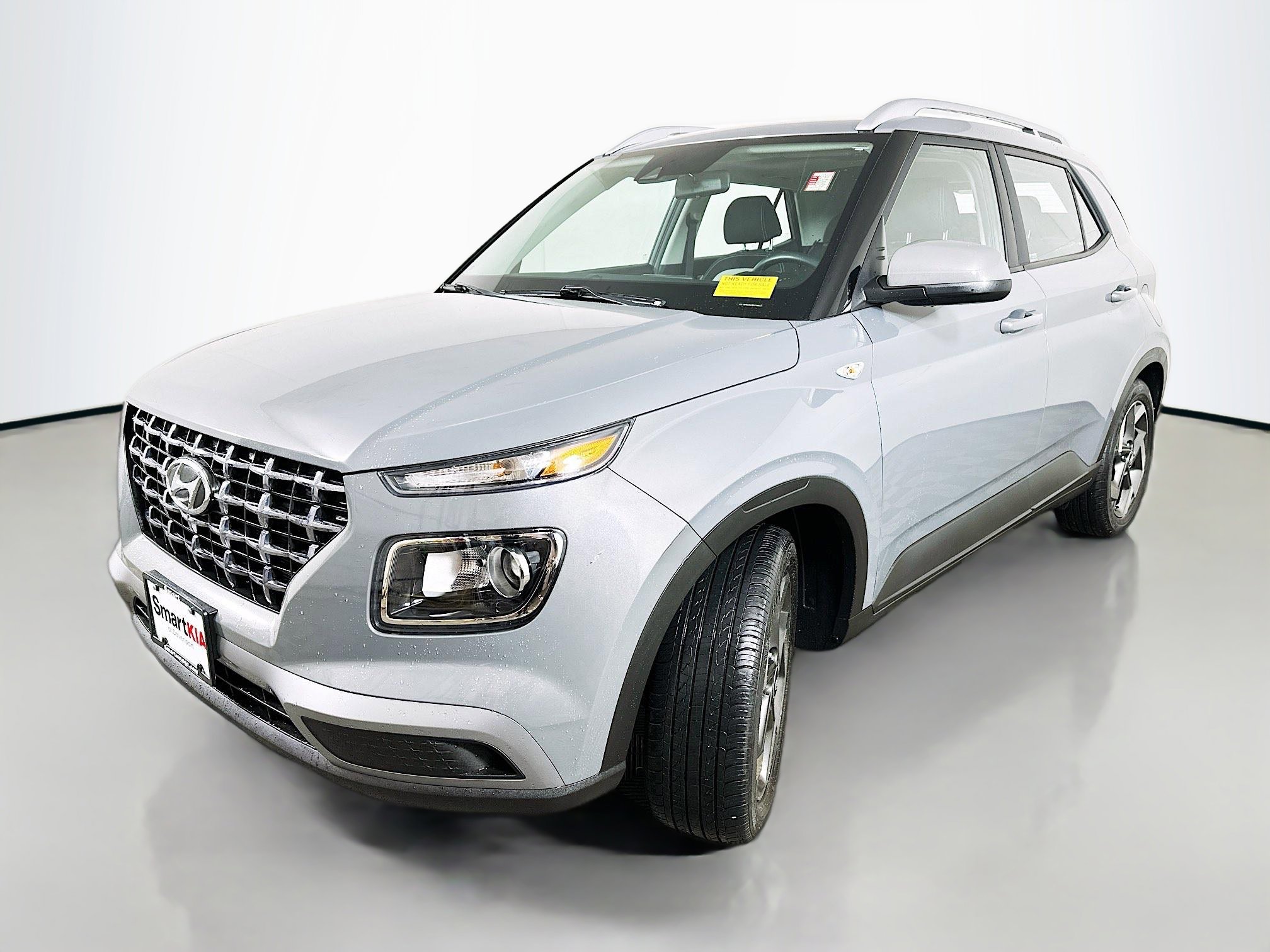 Used 2022 Hyundai Venue SEL image 3