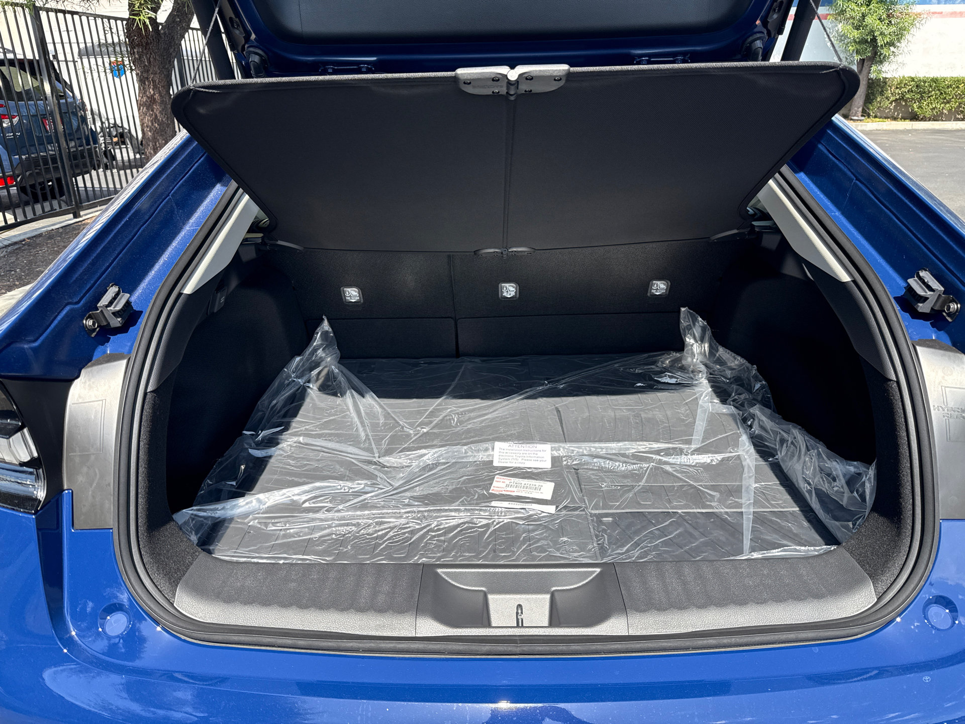 New 2026 Toyota Prius Plug-In Hybrid FWD image 10