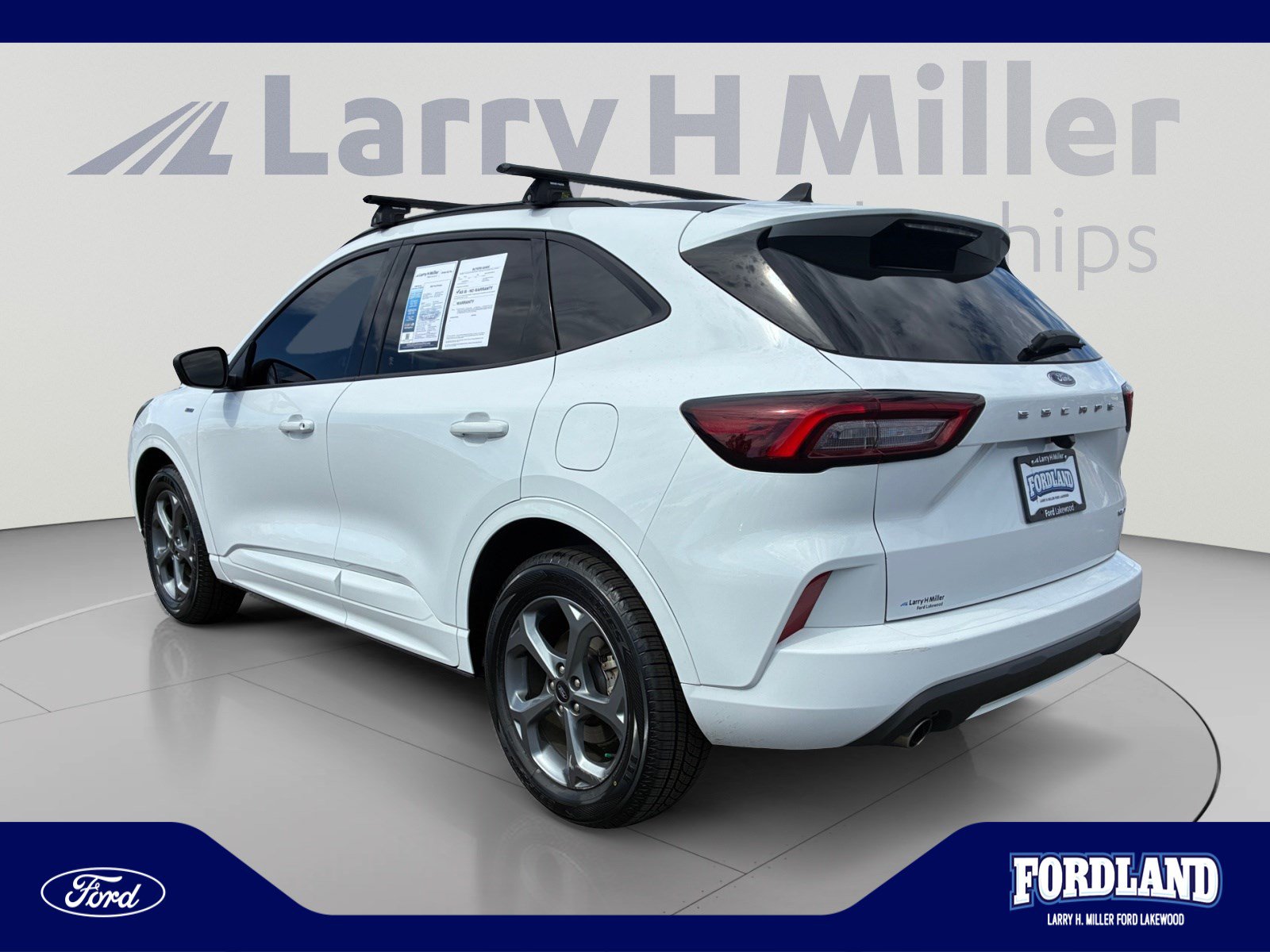 Used 2023 Ford Escape ST-Line AWD/4WD image 3