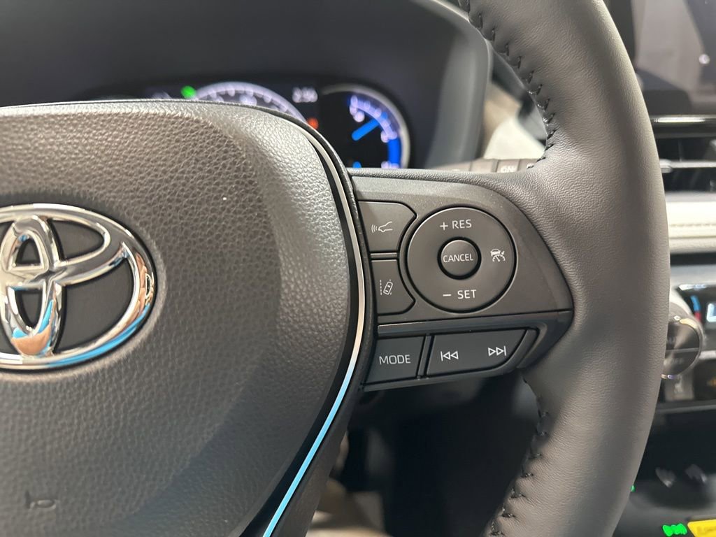 Used 2025 Toyota RAV4 XLE image 23