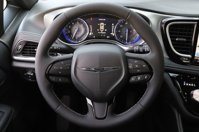 New 2026 Chrysler Pacifica Limited w/ S Appearance Package image 23