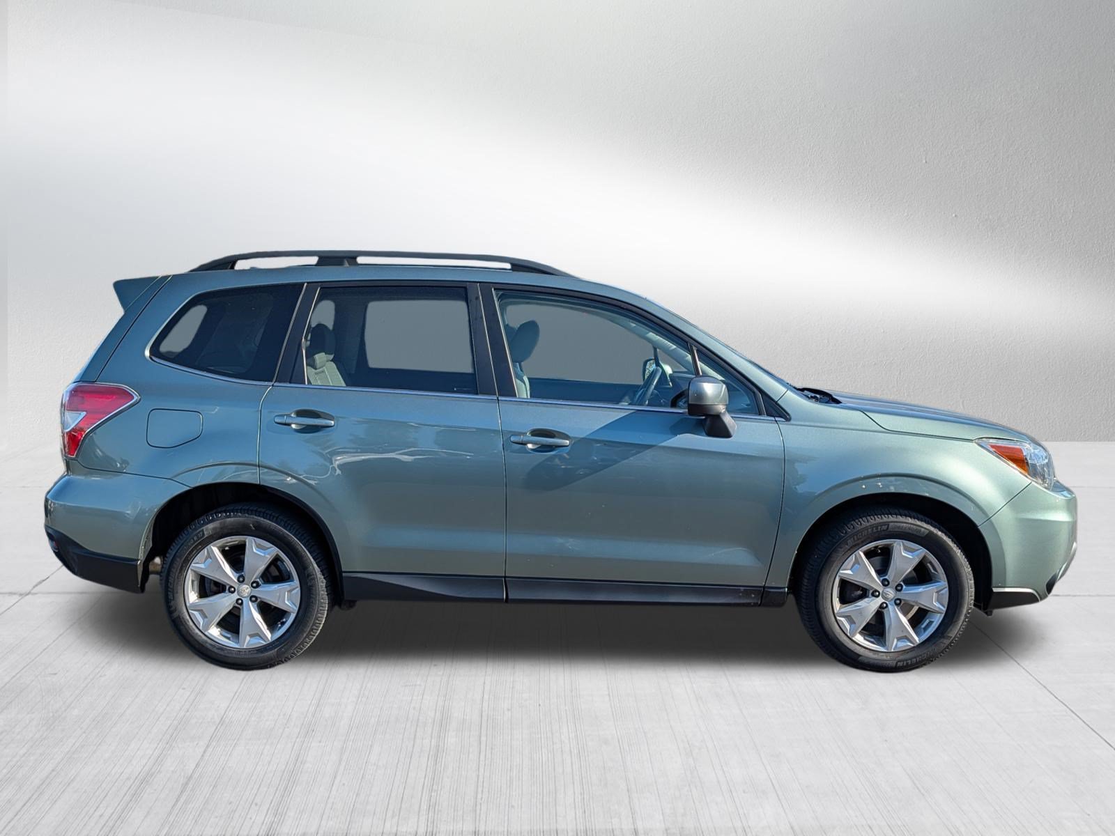 Used 2015 Subaru Forester 2.5i Limited AWD/4WD image 2