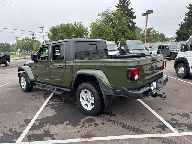 Used 2023 Jeep Gladiator Sport AWD/4WD image 4