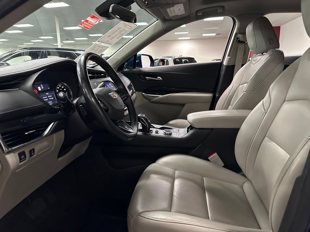 Used 2019 Cadillac XT4 Premium Luxury w/ Cold Weather Package FWD image 16