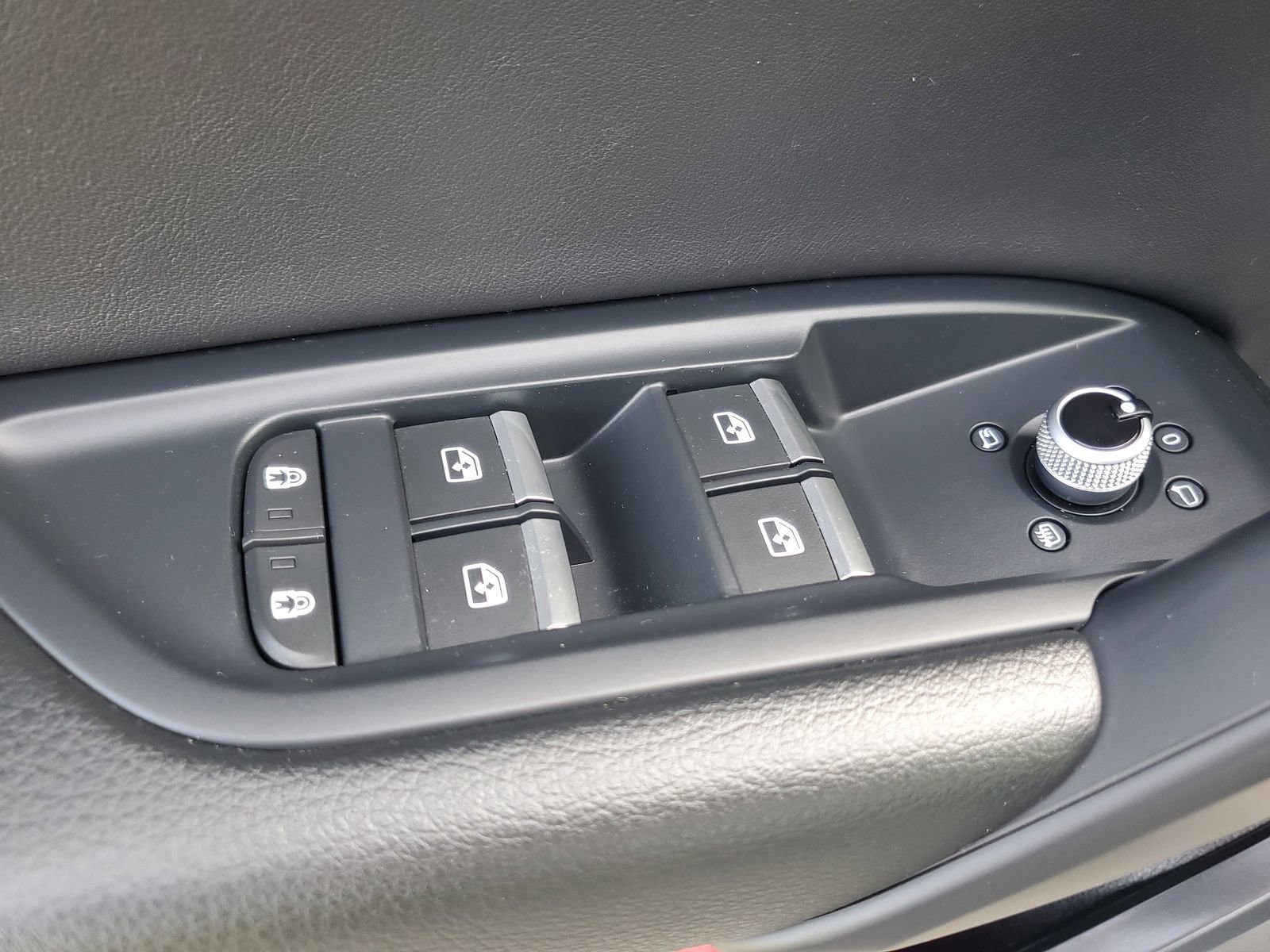 Used 2023 Audi Q5 2.0T Premium w/ Convenience Package image 21