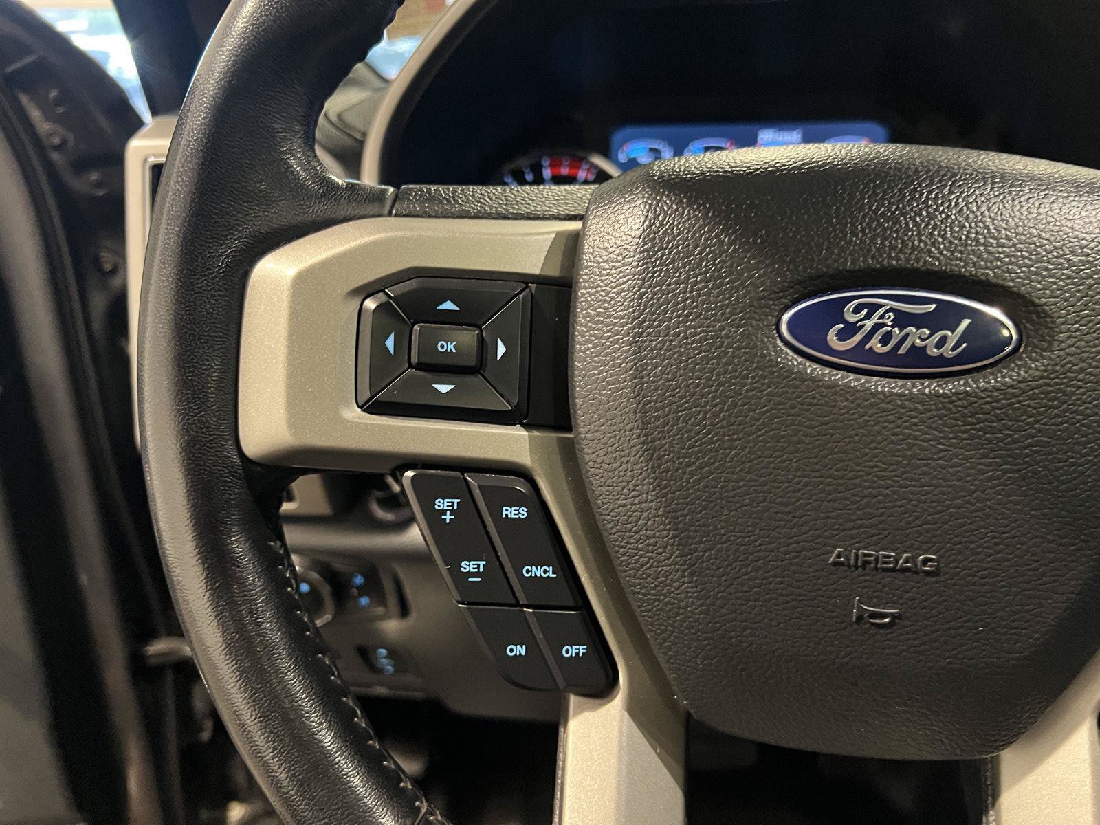 Used 2022 Ford F350 Lariat w/ Lariat Ultimate Package AWD/4WD image 14
