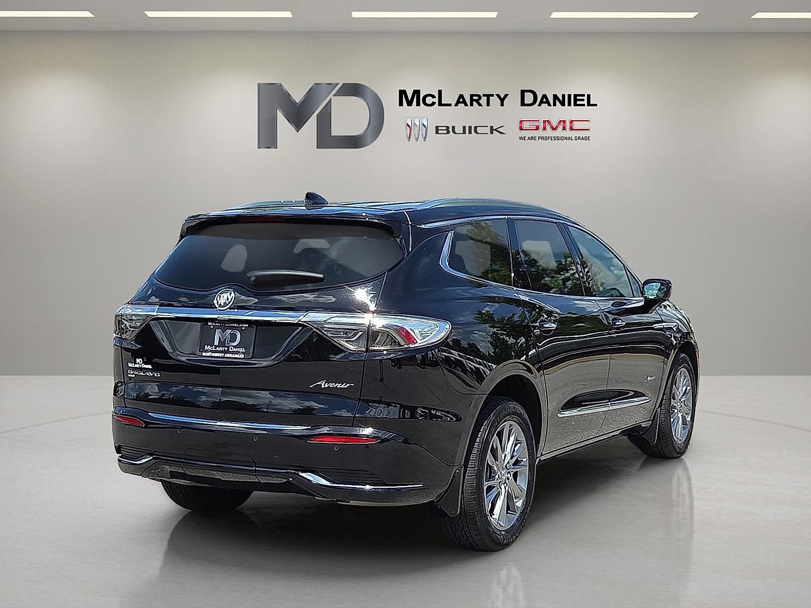Certified 2023 Buick Enclave Avenir w/ Avenir Technology Package AWD/4WD image 14