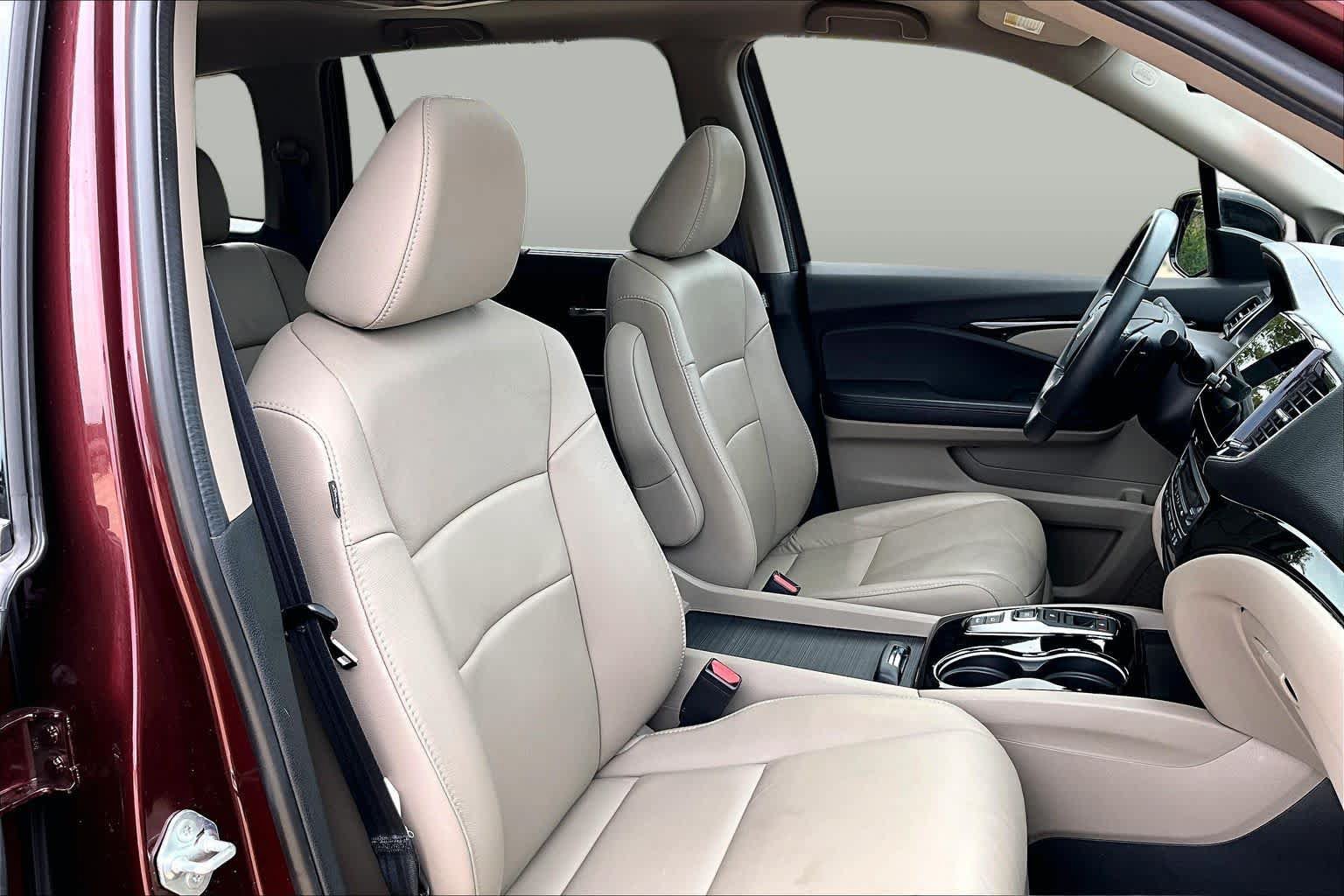 Used 2022 Honda Pilot Touring image 9