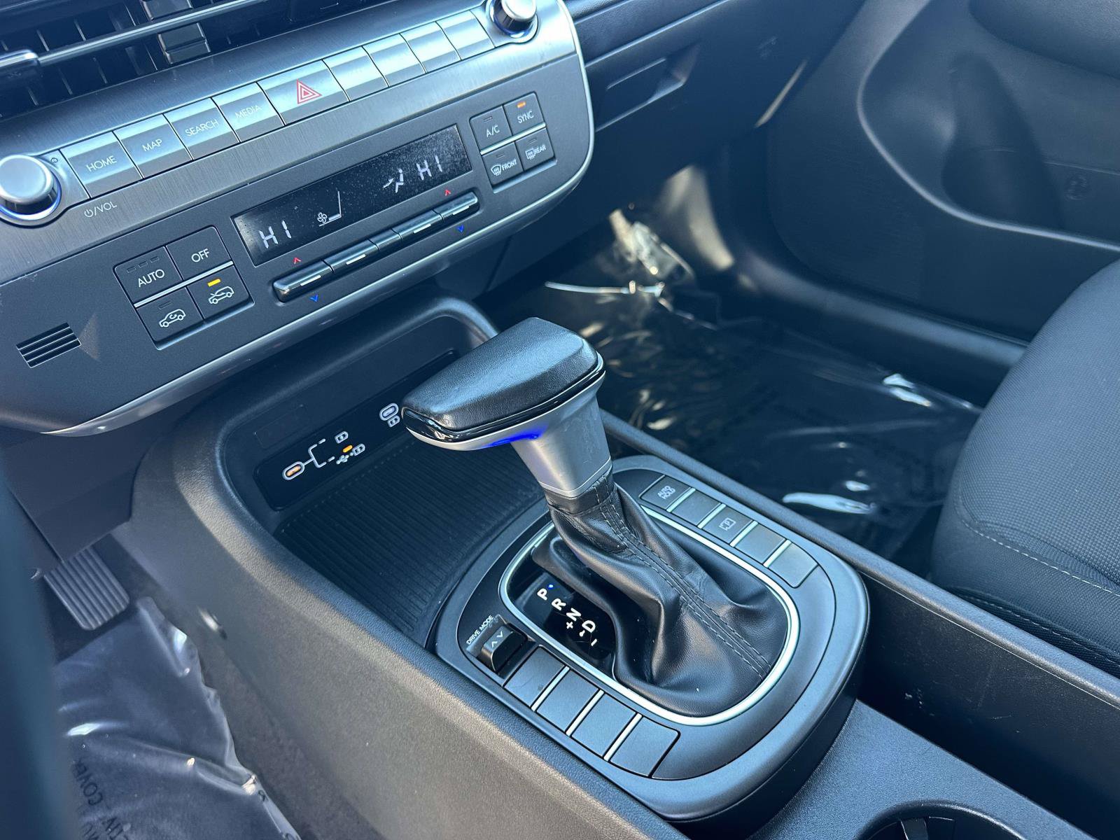 Used 2025 Hyundai Kona SEL FWD image 15