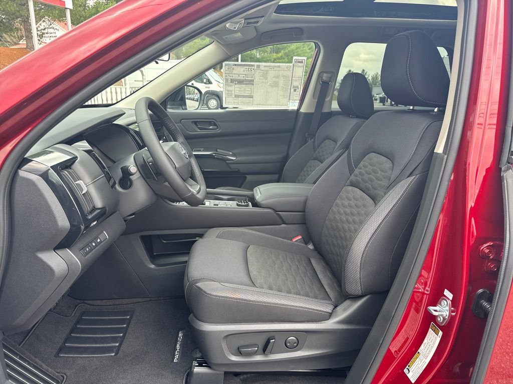 New 2026 Nissan Pathfinder SV w/ SV Premium Package image 10