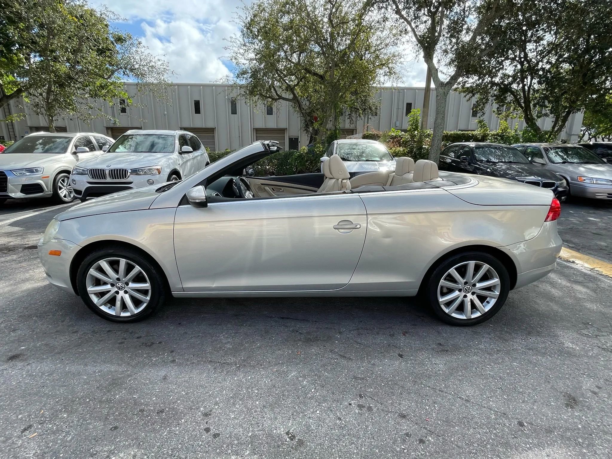 Used 2009 Volkswagen Eos Komfort image 11