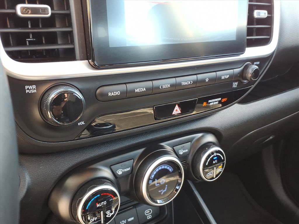 Used 2024 Hyundai Venue SEL FWD image 29