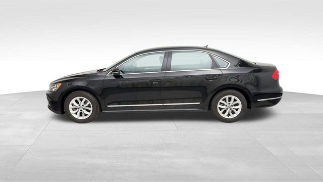 Used 2016 Volkswagen Passat 1.8T S image 5