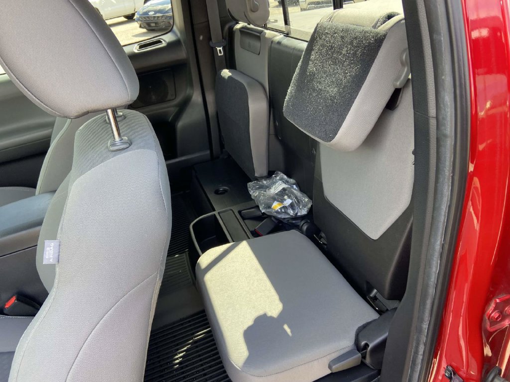 Used 2022 Toyota Tacoma SR5 RWD image 12