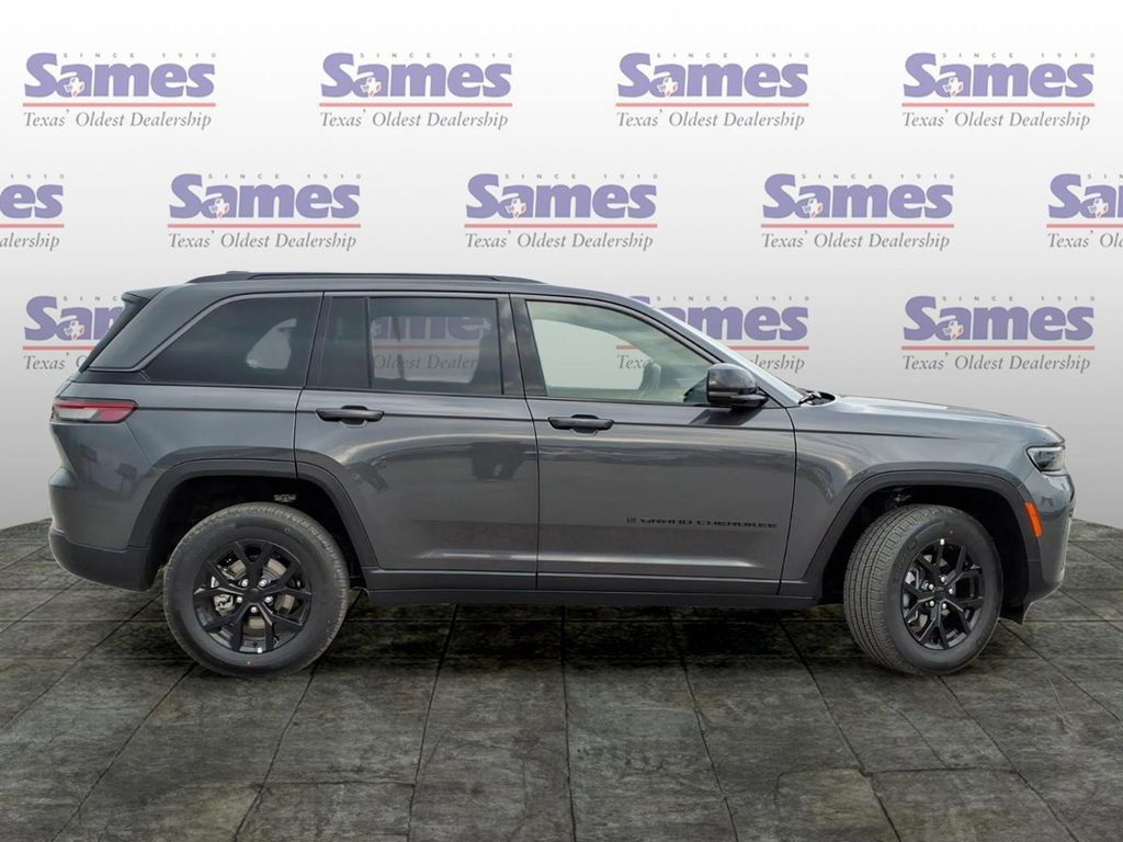 New 2026 Jeep Grand Cherokee Altitude RWD image 4