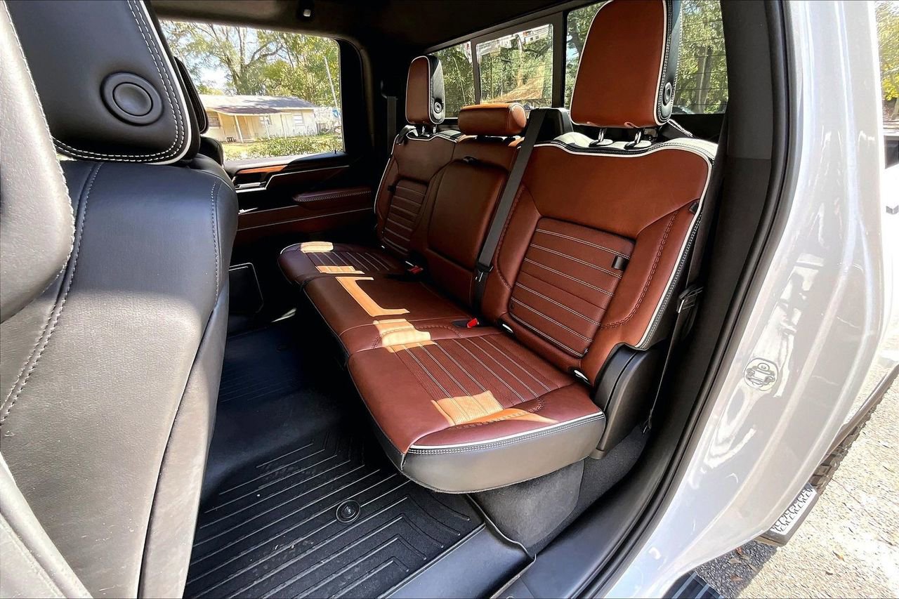 Used 2024 GMC Sierra 2500 Denali Ultimate image 19