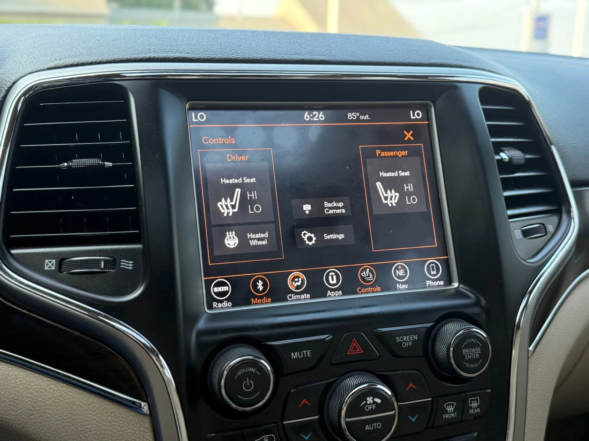 Used 2018 Jeep Grand Cherokee Limited image 23
