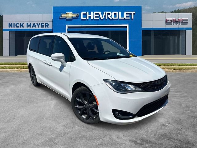 Used 2020 Chrysler Pacifica Touring w/ S Appearance Package FWD image 1