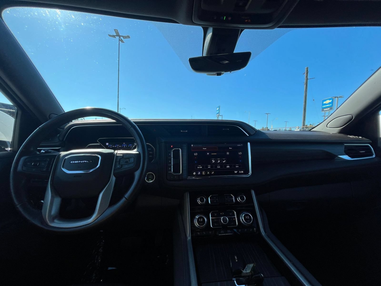 Used 2021 GMC Yukon Denali w/ Denali Premium Package AWD/4WD image 37