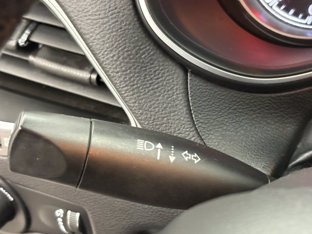 Used 2019 Jeep Cherokee Latitude w/ Cold Weather Group FWD image 23