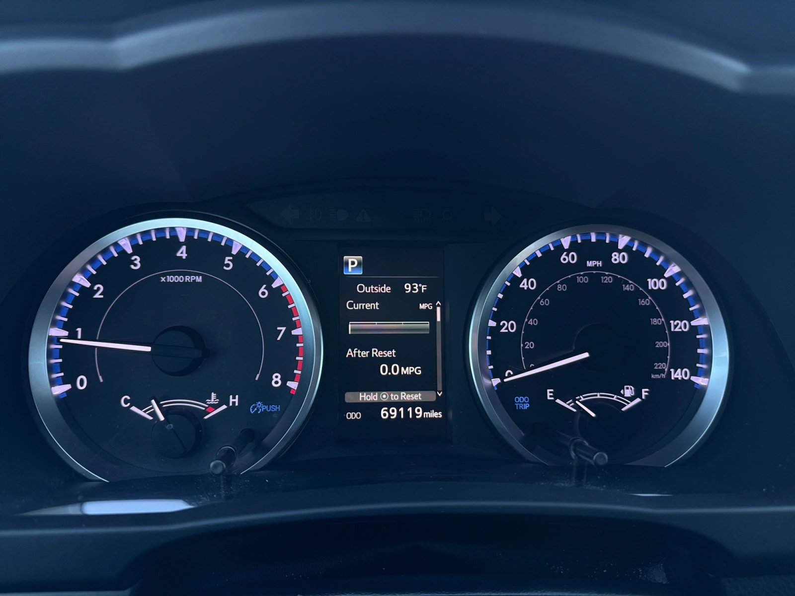 Used 2019 Toyota Highlander LE FWD image 14