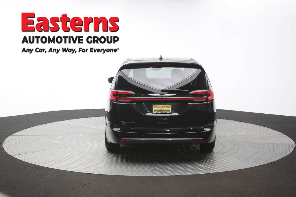 Used 2023 Chrysler Pacifica Touring-L FWD image 38
