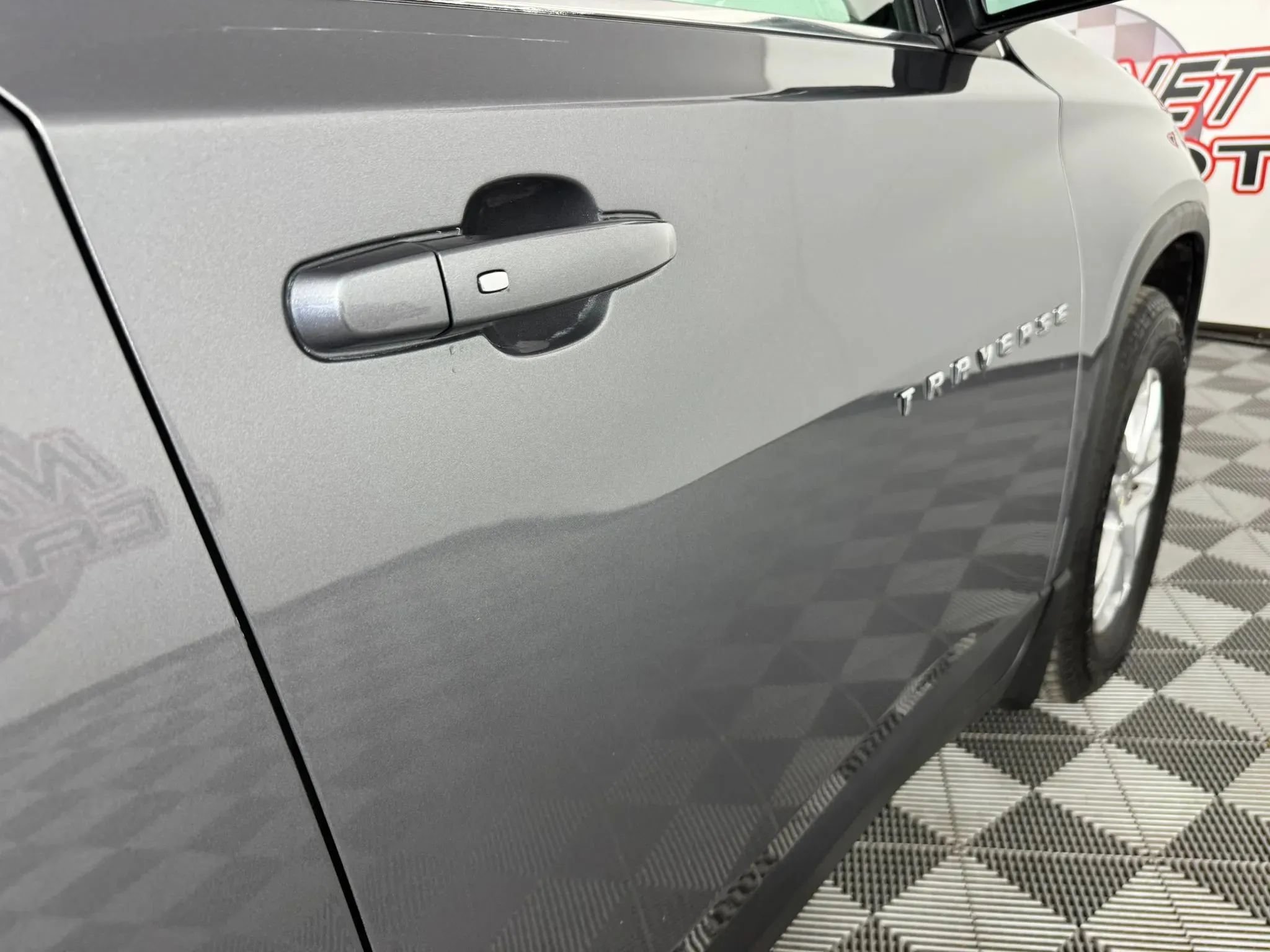 Used 2020 Chevrolet Traverse LT AWD/4WD image 31
